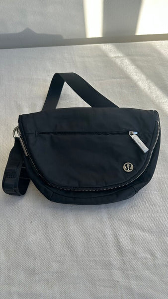 Pre-Owned Lululemon Black Belt Bag