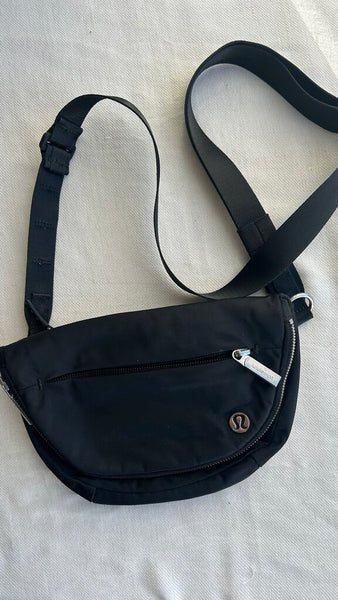 Pre-Owned Lululemon Black Belt Bag