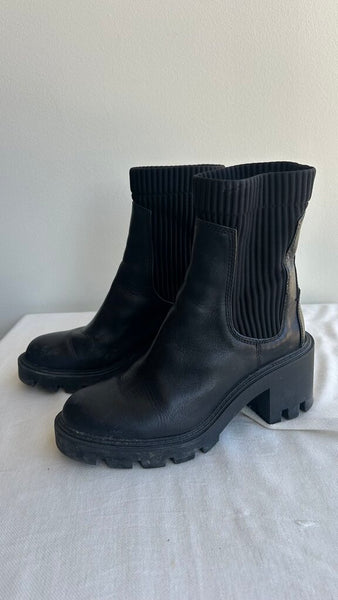 Pre-Owned Aldo Black Ribbed Cuff Chunky Heeled Boots - Size 9