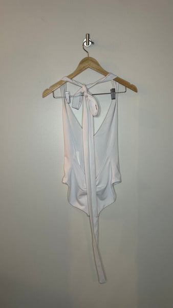 Pre-Owned Londre White Halter Neck Low Back One Piece Swimsuit (NWT) - Size Medium