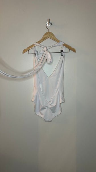 Pre-Owned Londre White Halter Neck Low Back One Piece Swimsuit (NWT) - Size Medium