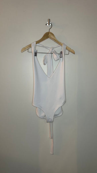 Pre-Owned Londre White Halter Neck Low Back One Piece Swimsuit (NWT) - Size Medium