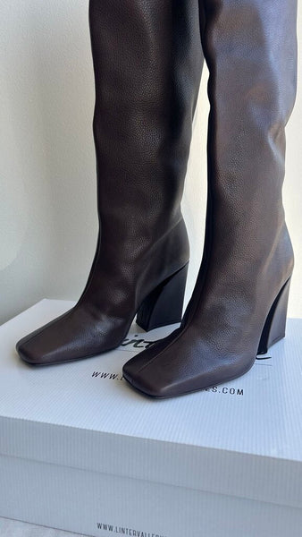 Pre-Owned L'Intervalle Brown 'Brythe' Knee High Square Toe/Heel Leather Boots (NIB) - Size 40
