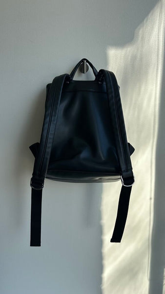 Pre-Owned Matt & Nat Black Double Pouch Backpack