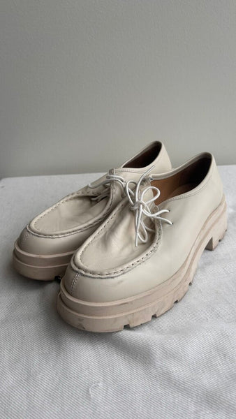 Pre-Owned Sister X Soeur Beige Chunky Lace Up Loafer- Size 40
