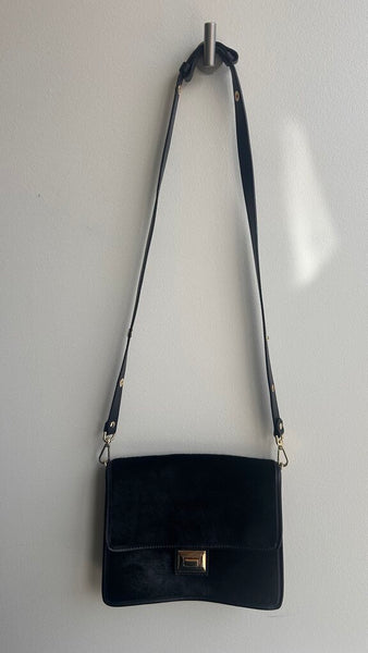 Pre-Owned Cavalcanti Black Calf Hair Leather Gold Hardware Crossbdoy