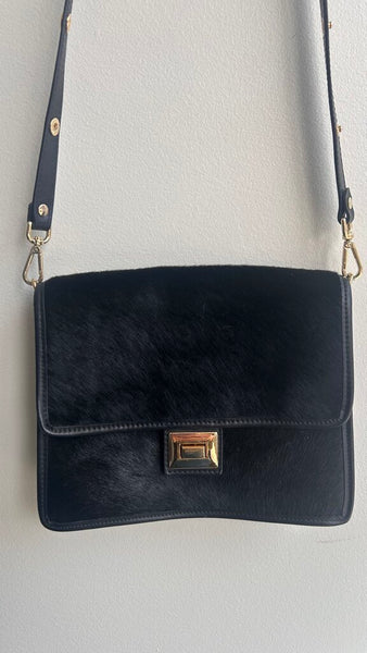 Pre-Owned Cavalcanti Black Calf Hair Leather Gold Hardware Crossbdoy