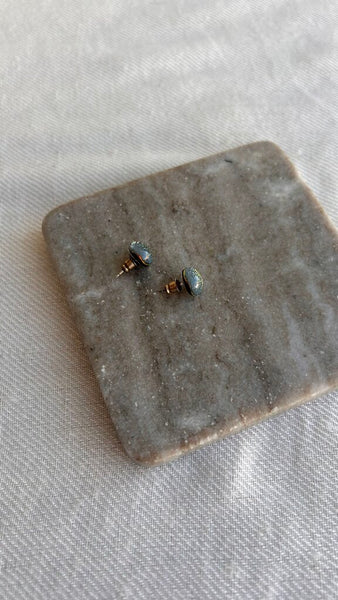 Pre-Owned Amber/Green Shimmery Stud Earrings