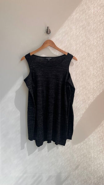 Pre-Owned Le Chateau Heatehred Black Cold Shoulder Long Sleeve Top - Size Meduim