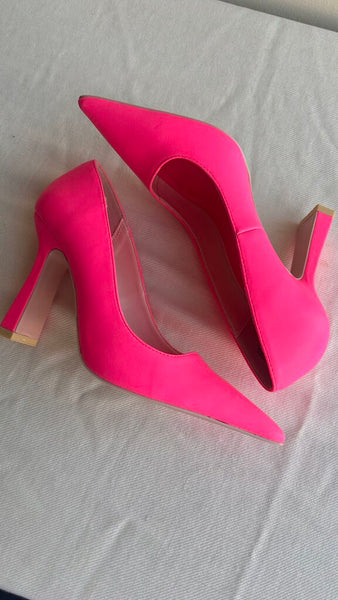 Pre-Owned Call It Spring Hot Pink Pointed Toe B.E.D Foam High Heel- Size 6.5