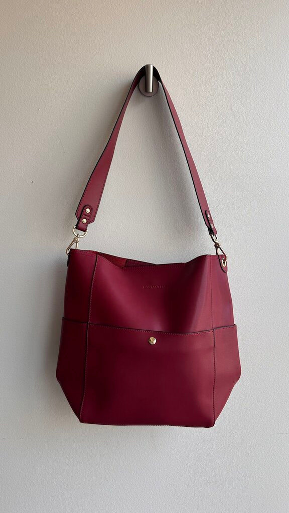 Consignment Handbags – Cranberry Collective Boutique