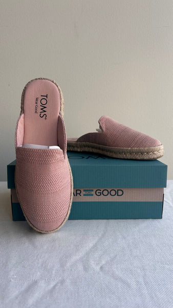 Pre-Owned Toms Pale Rose Metallic Santiago Mule (NIB) - Size 6