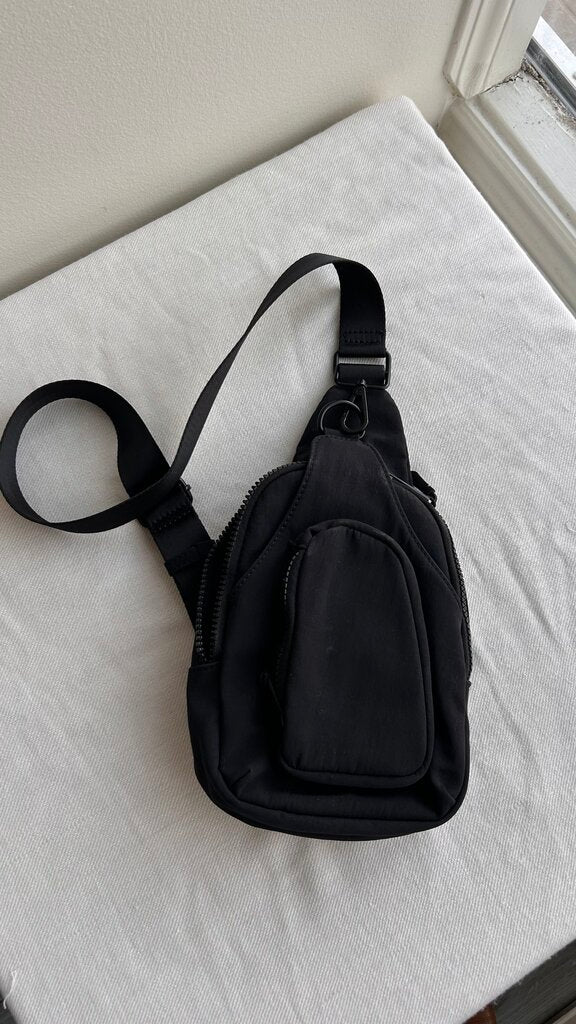 Consignment Handbags – Cranberry Collective Boutique