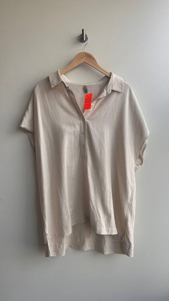 Pre-Owned Soyaconcept Sand 1/4 Button Cap Sleeve Top - Size X-Large