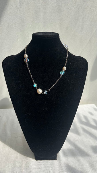 Pre-Owned Karyn Chopik Silver with Clear and Pearl Beads Chain Necklace