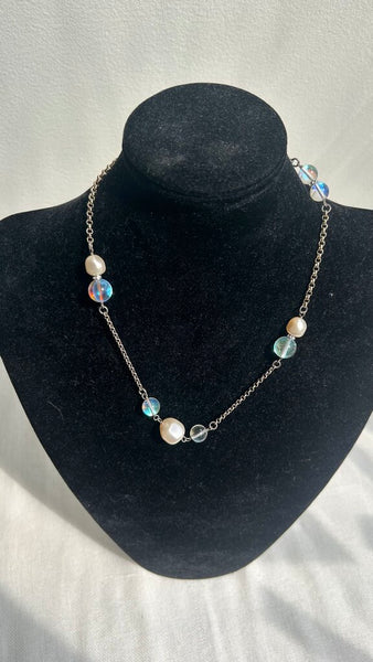 Pre-Owned Karyn Chopik Silver with Clear and Pearl Beads Chain Necklace