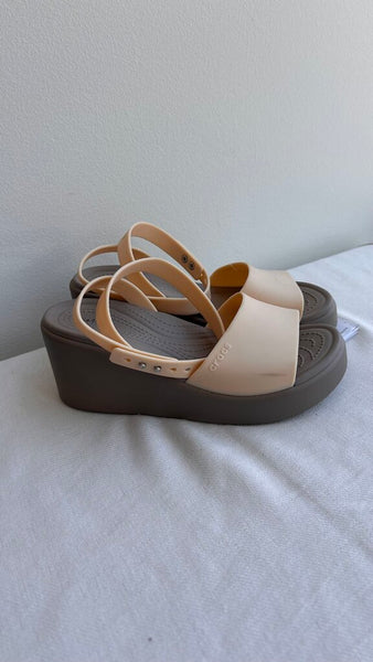 Pre-Owned Crocs Tan 'Brooklyn' Peach Ankle Strap Wedge Sandal (NWT)- Size 6