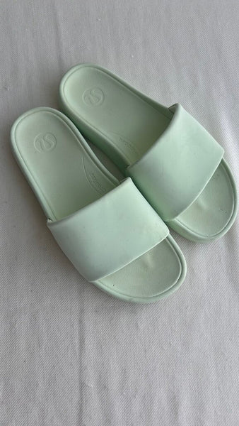 Pre-Owned Lululemon Soft Yellow Slip On Sandal- Size 7
