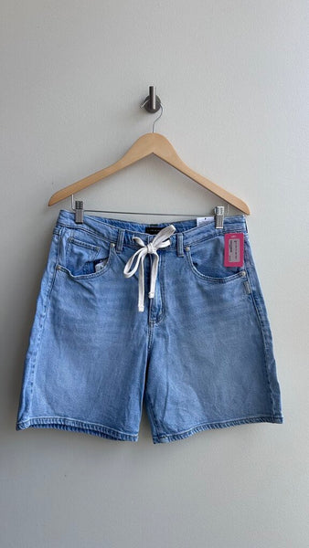 Pre-Owned Silver Jeans Light Wash 'Be Easy' Drawstring Waist Boxy Shorts- Size 28
