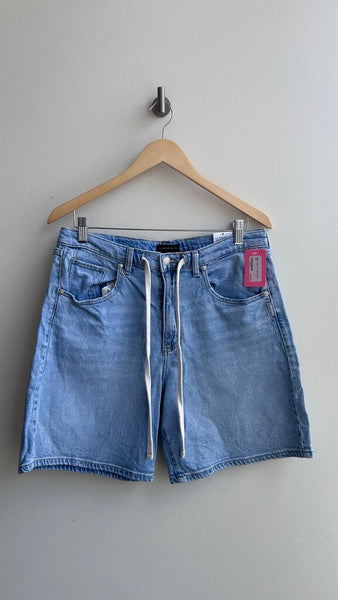 Pre-Owned Silver Jeans Light Wash 'Be Easy' Drawstring Waist Boxy Shorts- Size 28