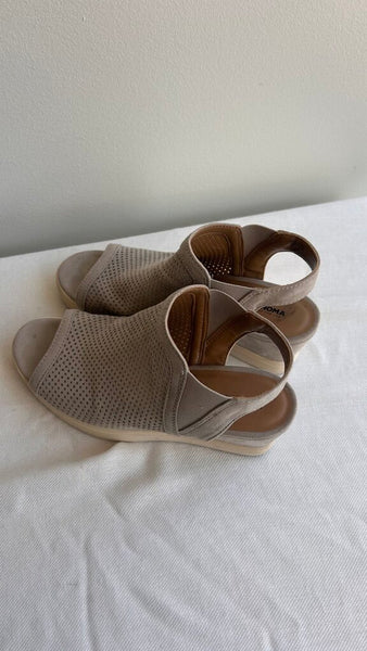 Pre-Owned Sonoma Griege Peep Toe Sling Back Wedge Sandal- Size 8