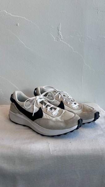 Pre-Owned Nike Air Beige.White Lace Up Sneakers- Size 10.5