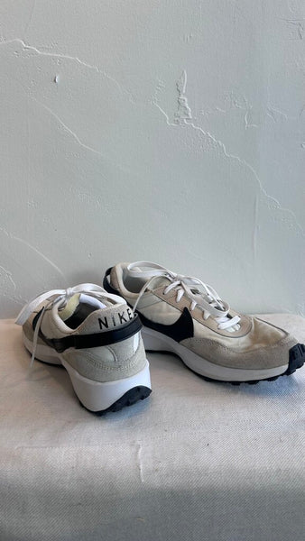 Pre-Owned Nike Air Beige.White Lace Up Sneakers- Size 10.5
