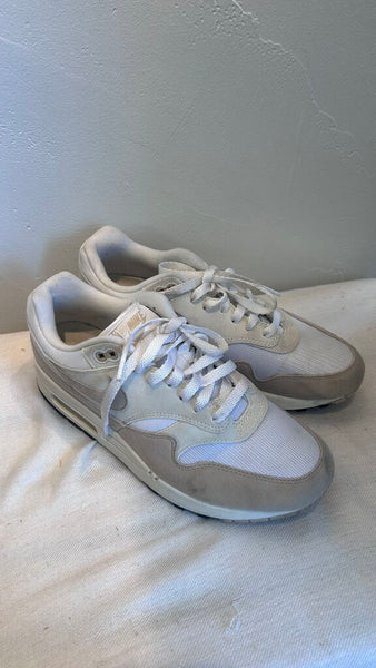 Pre-Owned Nike Air Beige.White Lace Up Sneakers- Size 10.5
