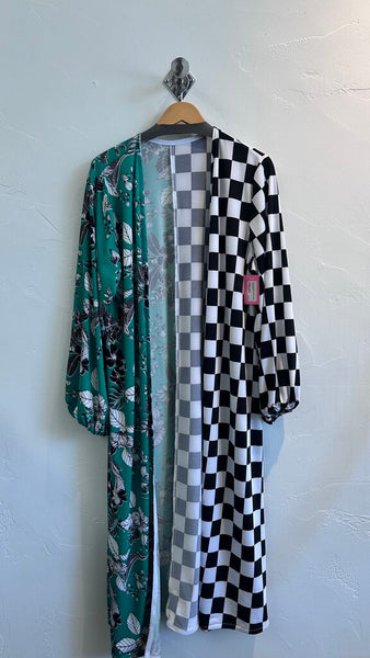 Pre-Owned Green Floral and Checkered Split Kimono - Size Large (Estimated)