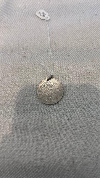 Pre-Owned Silver Knives with Script Ciruclar Pendant