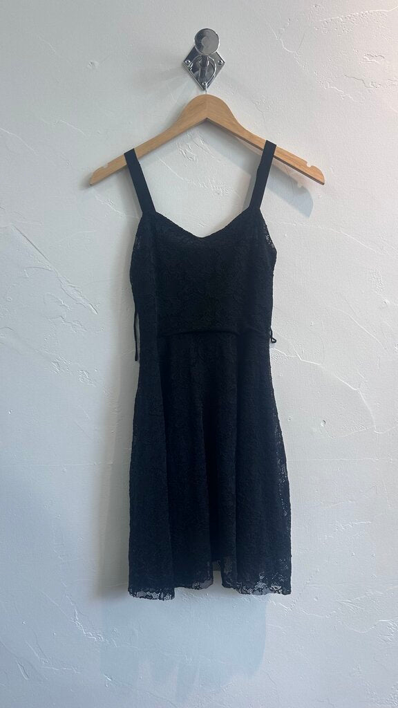 Pre-Owned Free People Black Lace A-Line Mini Dress- Size Small – Cranberry Collective Boutique