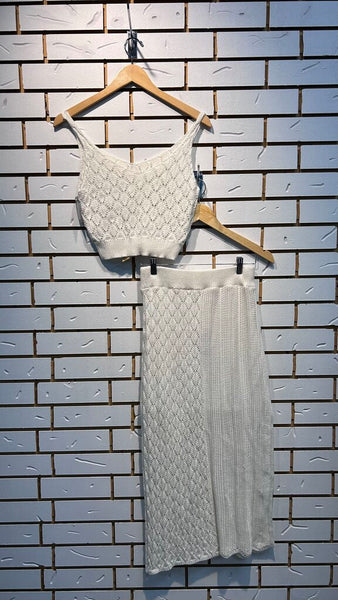 Pre-Owned Sadie & Sage Ivory Crochet Midi Skirt (NWT)- Size Medium