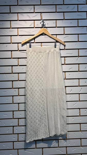 Pre-Owned Sadie & Sage Ivory Crochet Midi Skirt (NWT)- Size Medium