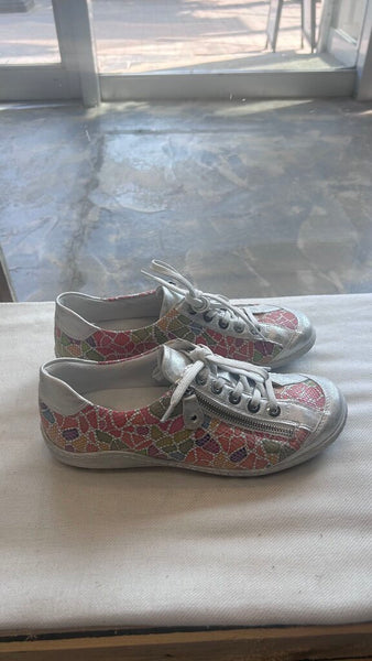 Pre-Owned Remonte Silver w/ Multi Coloured Pattern Lace-Up Sneaker- Size 38