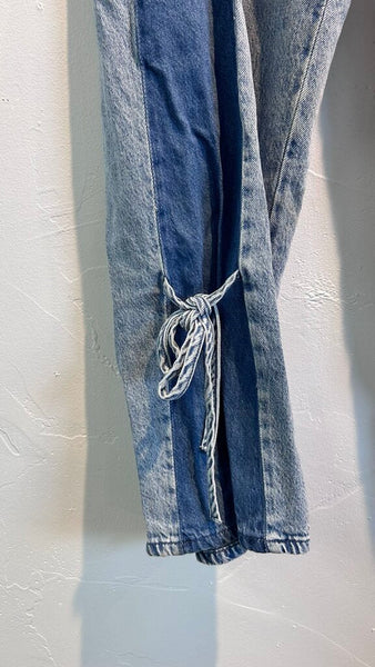 Pre-Owned Rewash Light Wash with Dark Wash Stripe Side Tie Wide-Leg Jeans - Size 31