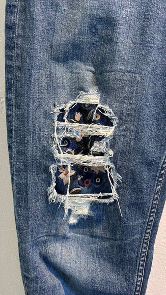 Pre-Owned Silver Jeans Mid-Blue Embroidered Patched Avery Slim Jeans - Size 30