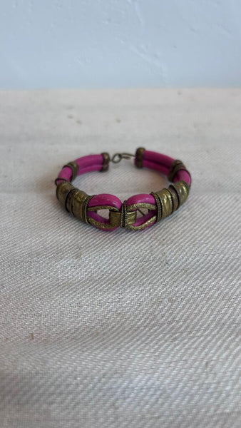 Pre-Owned Pink/Gold Clasp Bracelet