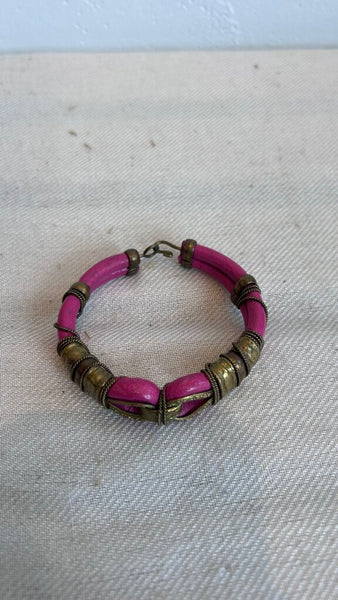 Pre-Owned Pink/Gold Clasp Bracelet