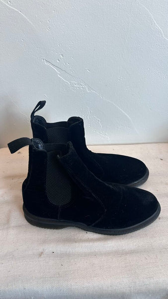 Pre-Owned Dr. Martens Black Crushed Velvet 'Chelsea' Boot - Size 8