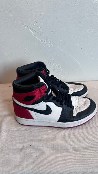Pre-Owned Nike Air Jordan Red/White/Black High-top Sneaker - Size 8