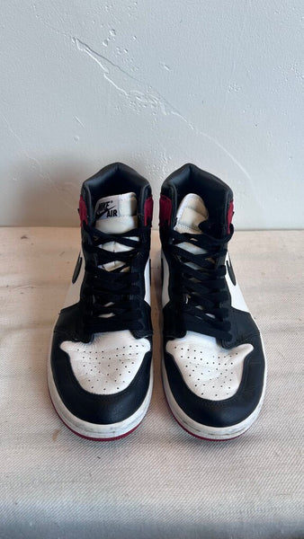 Pre-Owned Nike Air Jordan Red/White/Black High-top Sneaker - Size 8