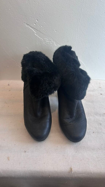Pre-Owned Geox Black Leather Faux Fur Trim Heeled Boots - Size 38.5