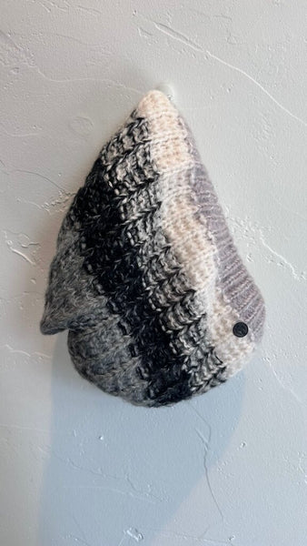 Pre-Owned Bula Grey/White/Black Knit Lined Toque
