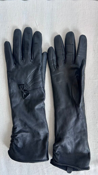 Pre-Owned Black Lightly Lined Bow Detail Long Glove