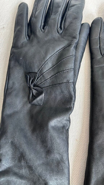 Pre-Owned Black Lightly Lined Bow Detail Long Glove