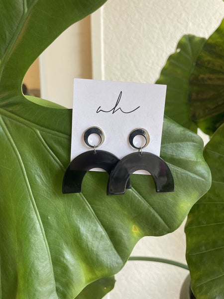 EARRINGS AH DESIGNS BLACK ACETATE HORSESHOE WITH SILVER CUT OUT CIRLCE AT STUDS