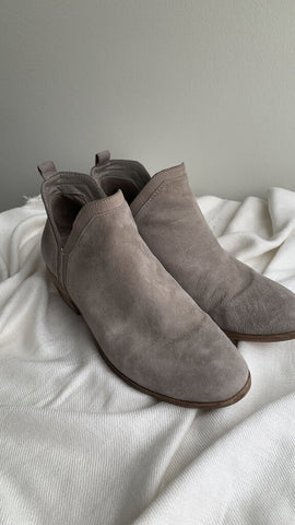 Sam Edelman Taupe Suede Pull On Bootie - Size 8