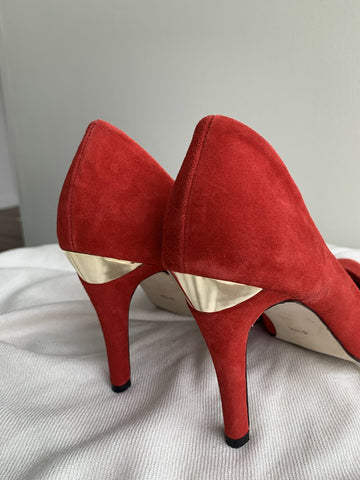 American Glamour Badgley Mischka Red Suede Pointy Toe Heels - Size 8.5